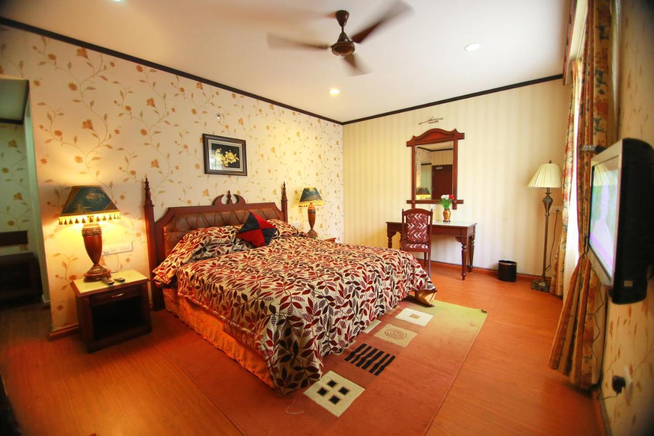 Palette - Madathil Regency Hotel Kondalseri Exterior photo
