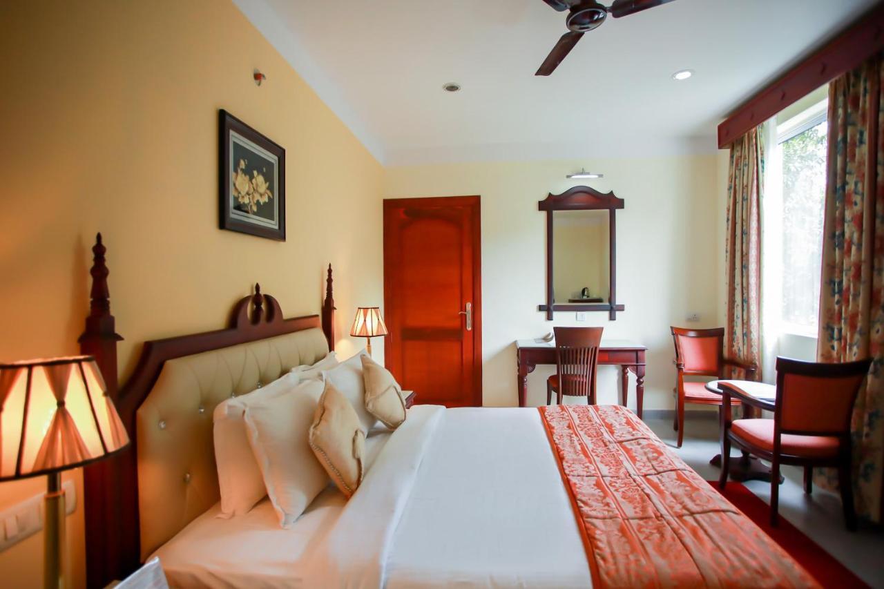 Palette - Madathil Regency Hotel Kondalseri Exterior photo