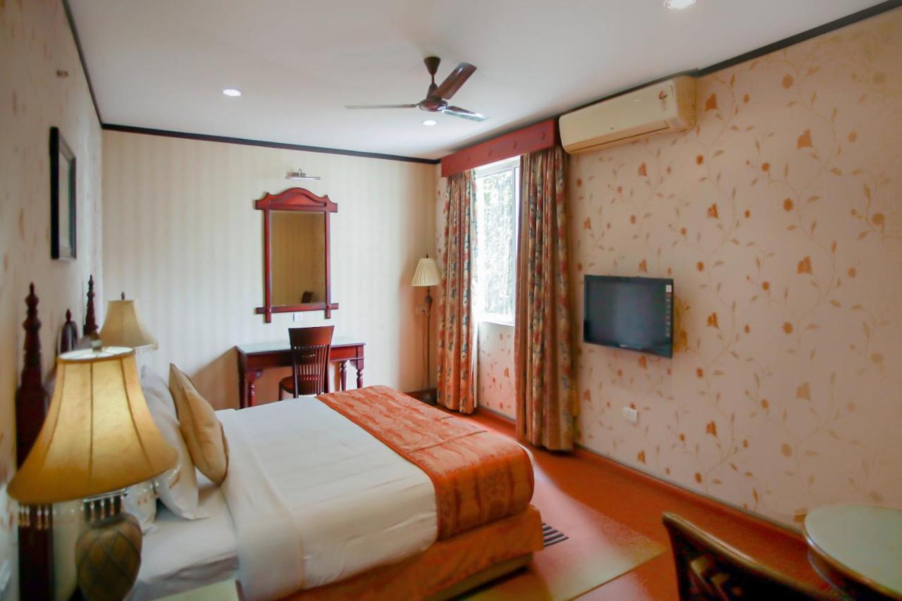 Palette - Madathil Regency Hotel Kondalseri Exterior photo